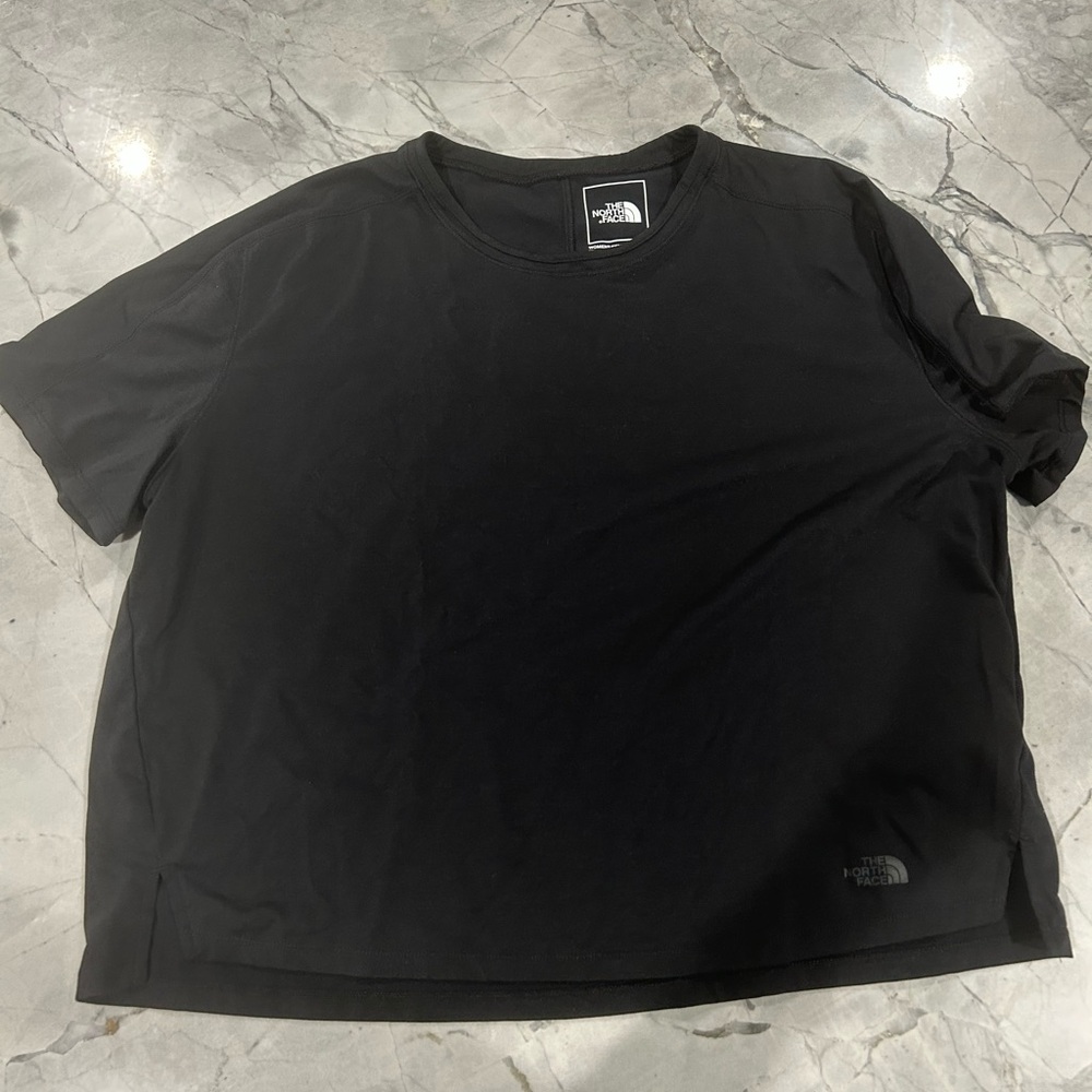 The North Face Women’s Cropped Black T-Shirt Size Large Logo Tee